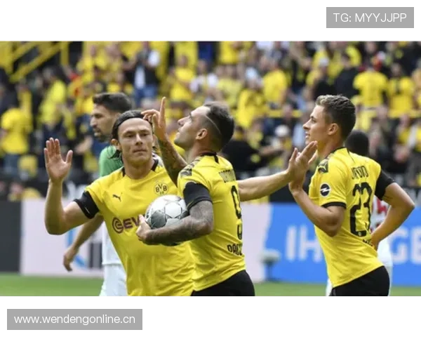 瓦伦西亚高层决策争议持续发酵,已对球队赛季竞争格局带来变化 瓦伦西亚高层决策争议持续发酵,已对球队赛季竞争格局带来变化